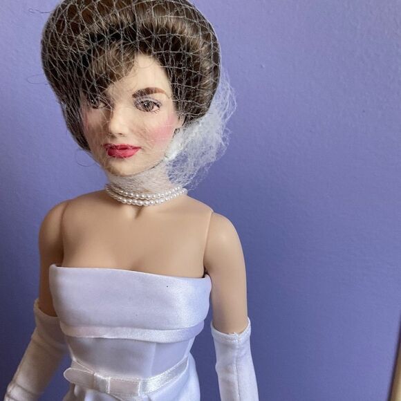 Franklin Mint Jackie Portrait Doll - Picture 2 of 8